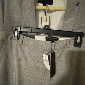 NWT Banana republic “Stan” pant suit. Sz 8 - light grey.